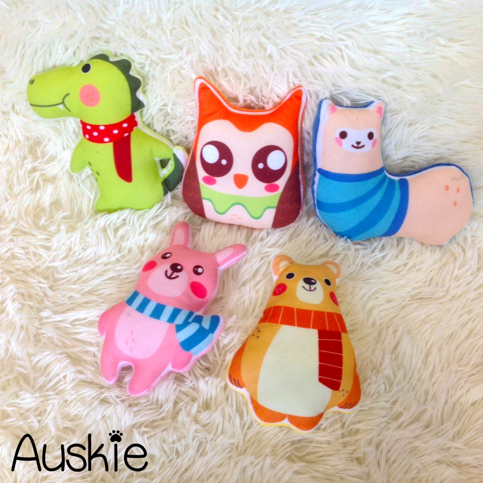 Auskie Snowee Pal Squeaky Pet Plush