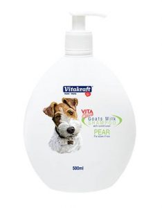 Vitakraft 2 in 1 Goat’s Milk Pear Dog Shampoo (3 Sizes)